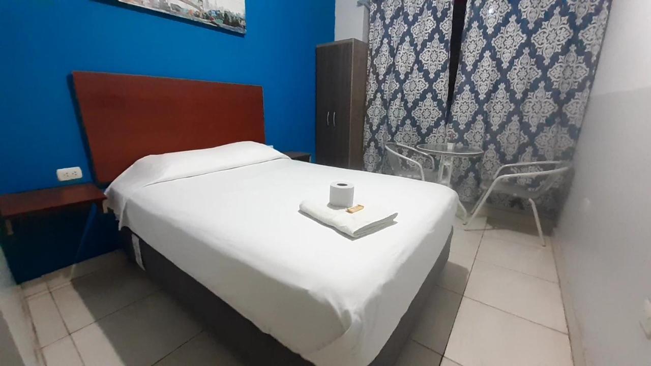 טרוחיו Aypa Hostal מראה חיצוני תמונה